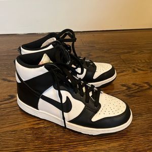 Nike Panda Dunks Women’s Size 8